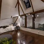 Apartment In The Heart Of *
